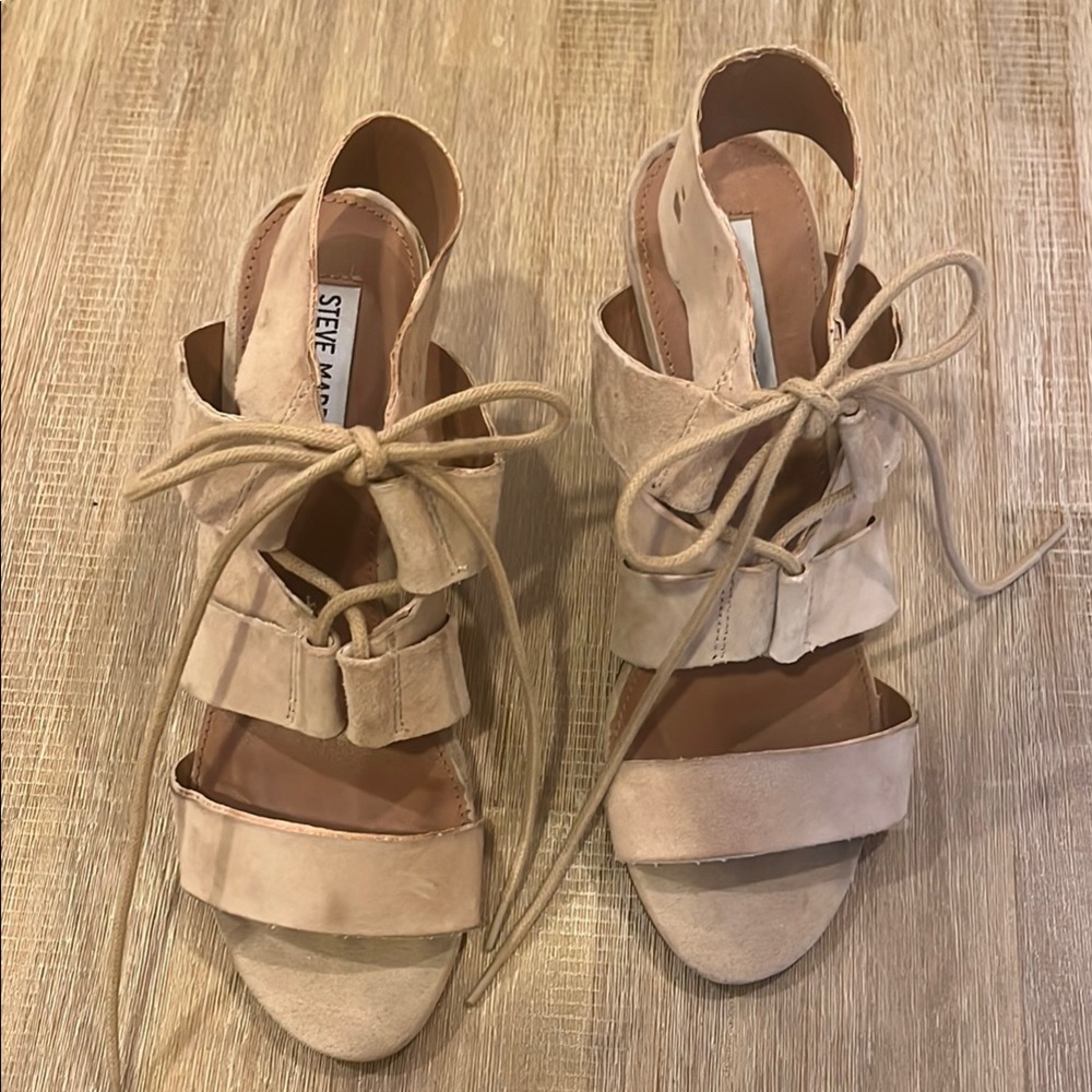 Steve Madden Cream Heels Lace-Up Design